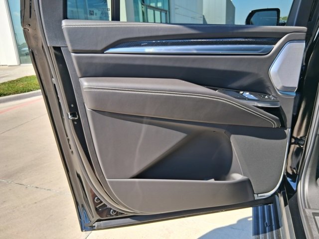 2025 Cadillac Escalade ESV V-Series photo 20