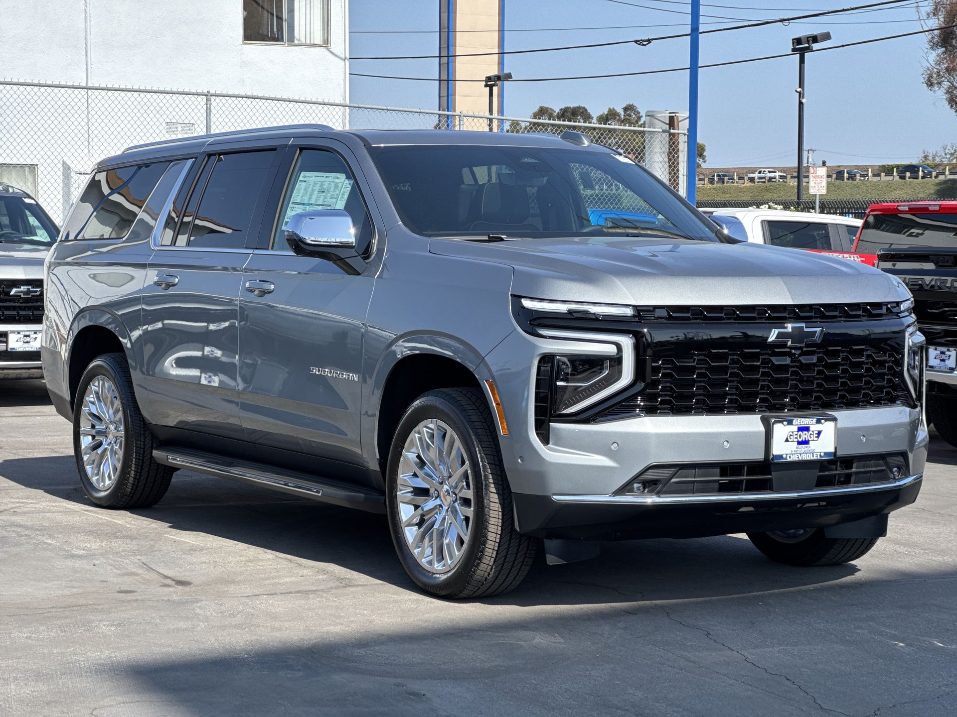 2025 Chevrolet Suburban Premier photo 3