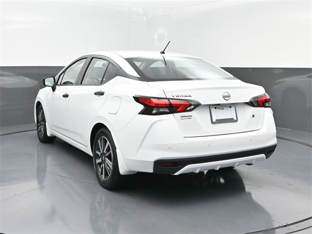 2025 Nissan Versa 1.6 S photo 4