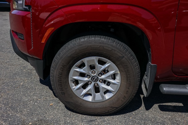 2024 Nissan Frontier SV photo 10