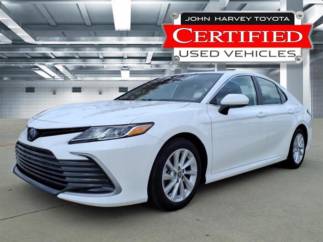2023 Toyota Camry LE's photo