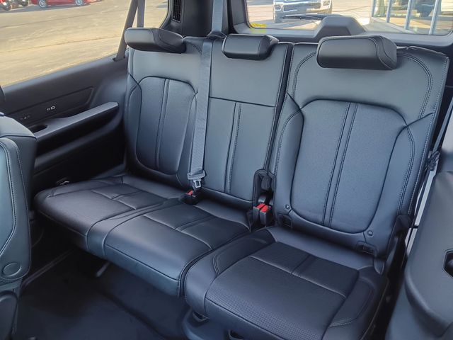 2025 Jeep Wagoneer L Series II Carbide photo 21