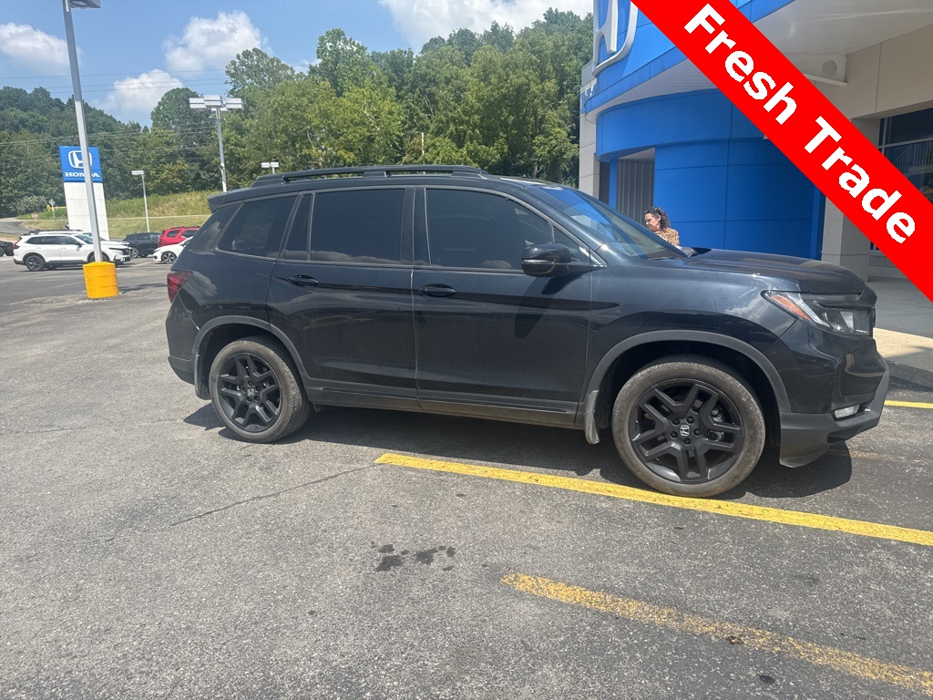 2024 Honda Passport Black Edition photo 2