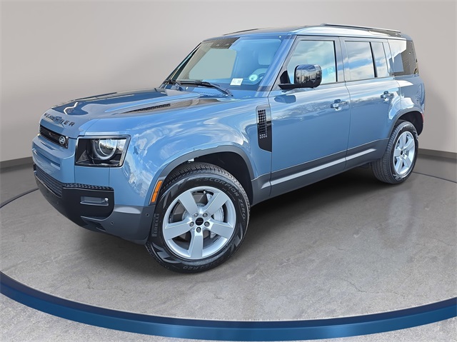 2026 Land Rover Defender S's photo