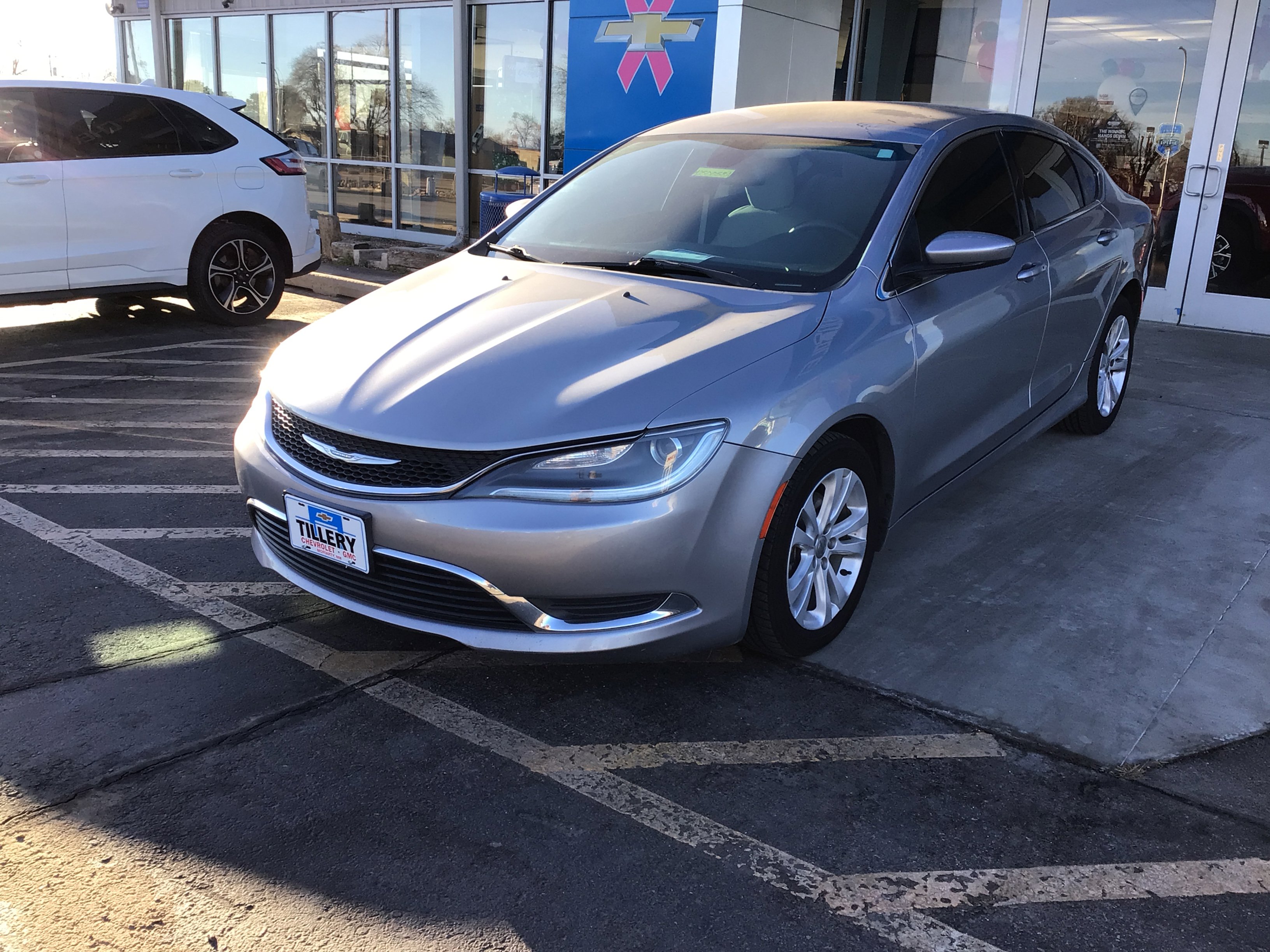 2016 Chrysler 200 Limited's photo