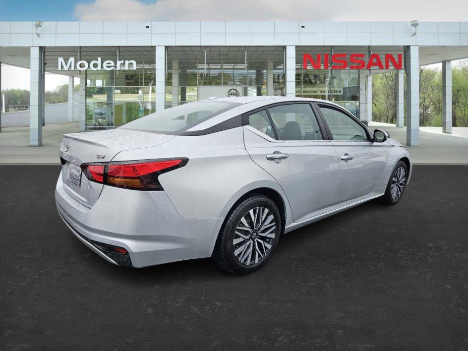 2023 Nissan Altima 2.5 SV photo 4