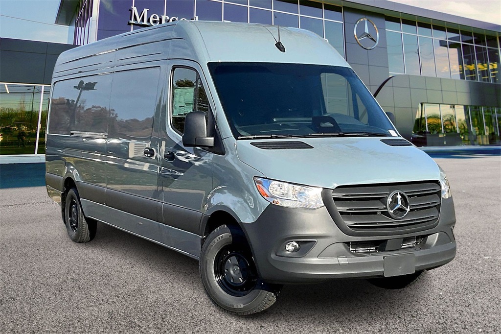 2026 Mercedes-Benz Sprinter Cargo Van Base's photo