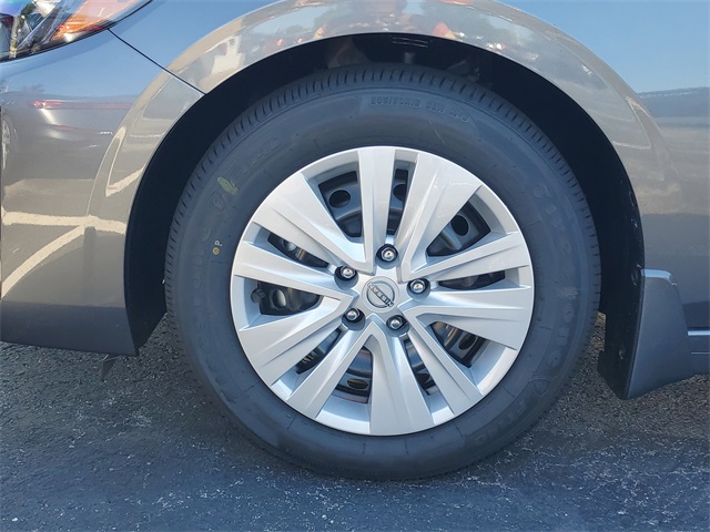 2025 Nissan Sentra S photo 5