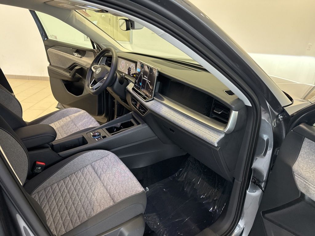 2025 Volkswagen Tiguan S photo 12