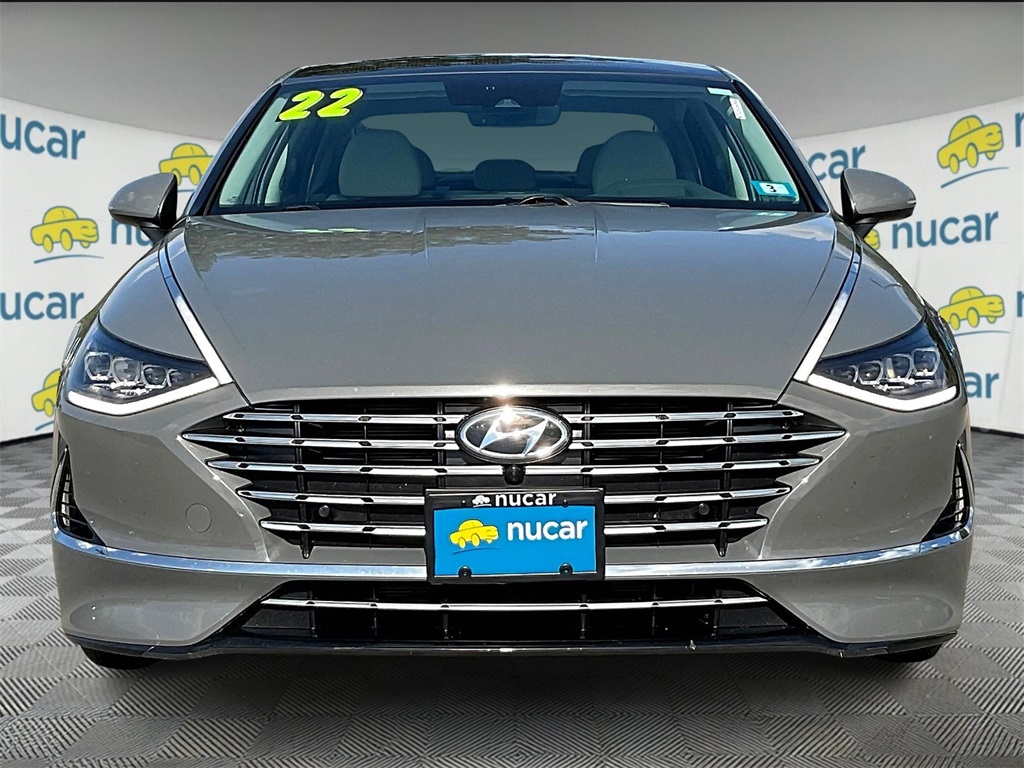 2022 Hyundai Sonata Hybrid Limited photo 2