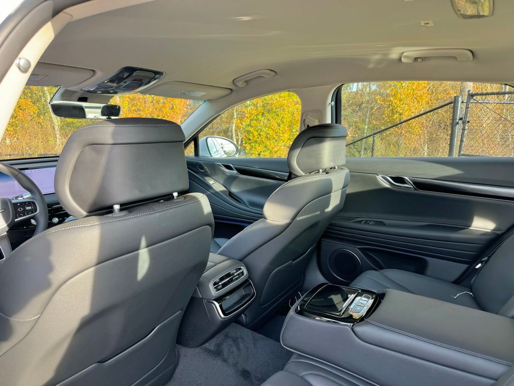 2025 Genesis G80 2.5T AWD photo 18
