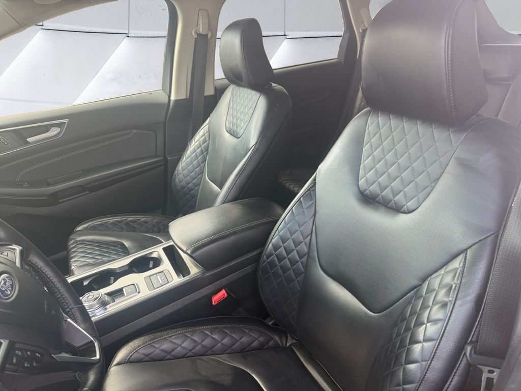 2023 Ford Edge Titanium photo 8