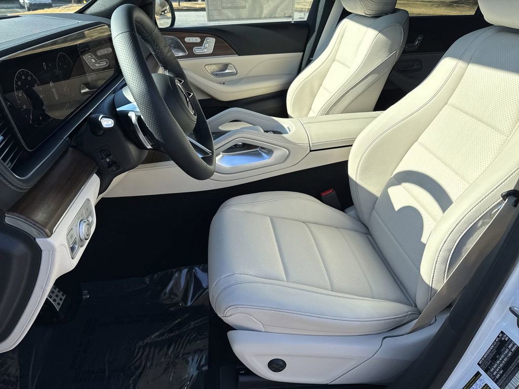 2025 Mercedes Benz GLS 450 4MATIC photo 10