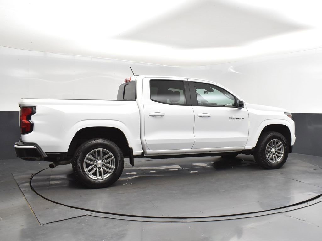 2024 Chevrolet Colorado LT photo 8