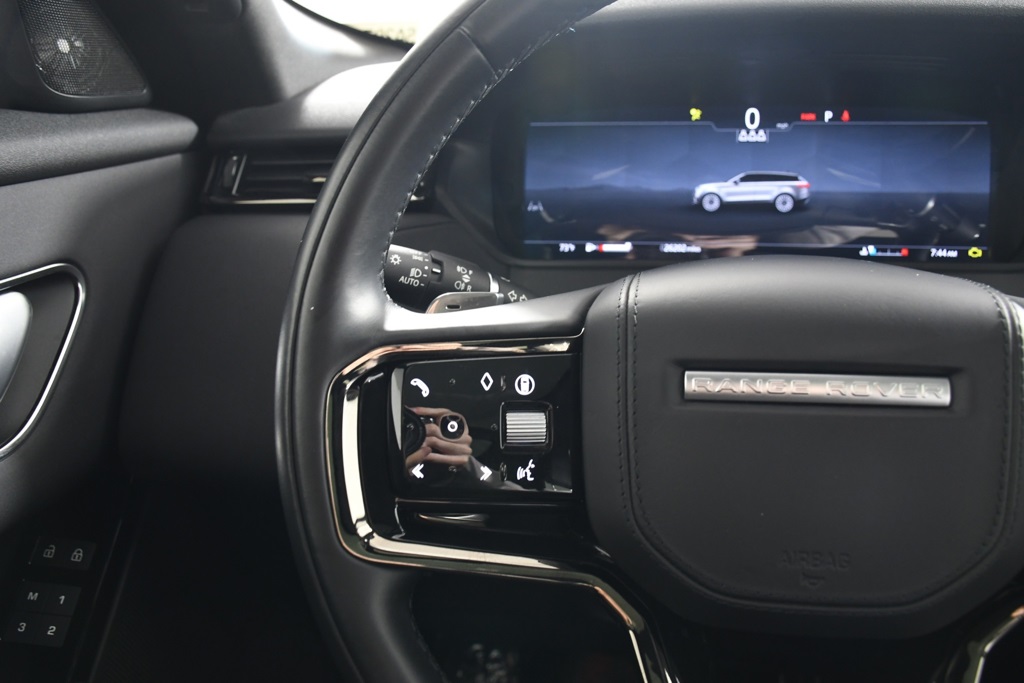 2025 Land Rover Range Rover Velar SE photo 28