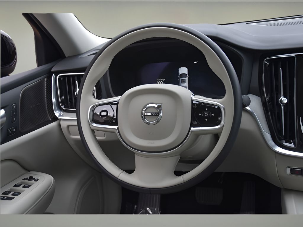 2024 Volvo S60 B5 Plus photo 10