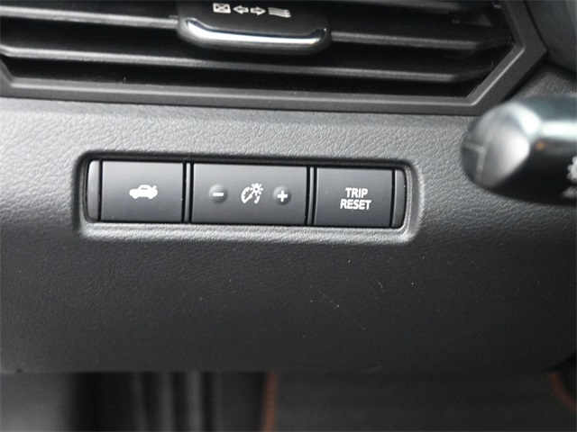 2021 Nissan Altima 2.5 SR photo 19