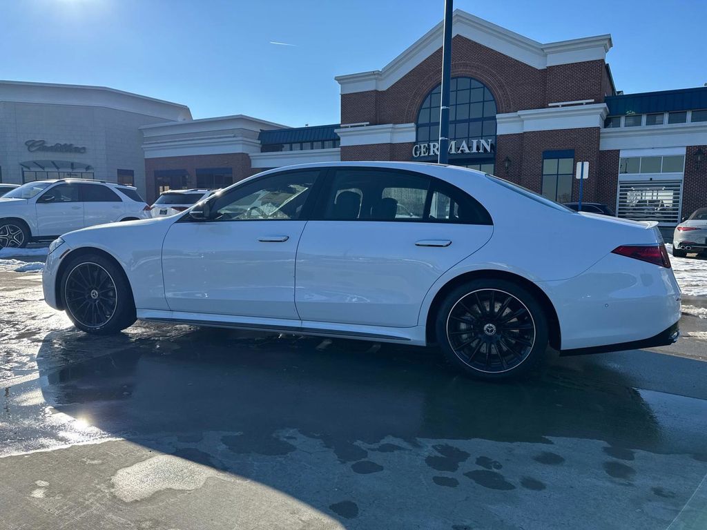 2025 Mercedes Benz S 580 4MATIC photo 3