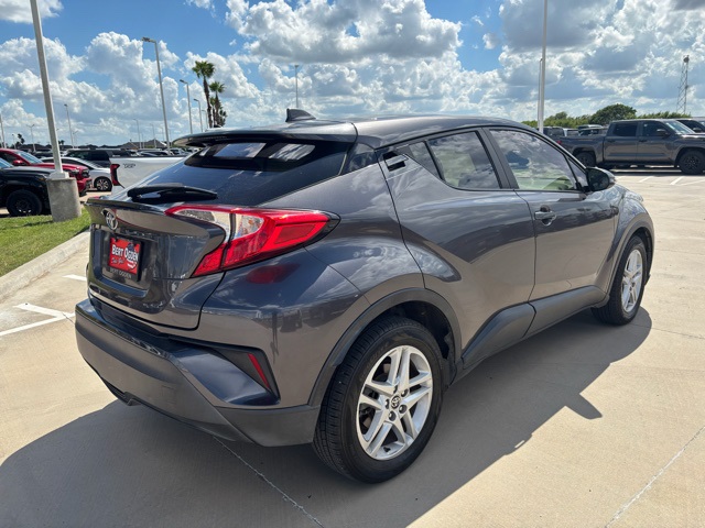 2021 Toyota C-HR LE photo 4