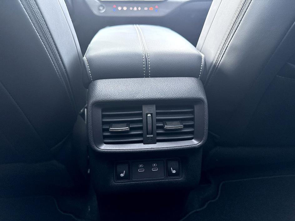 2025 Nissan Murano Platinum photo 18