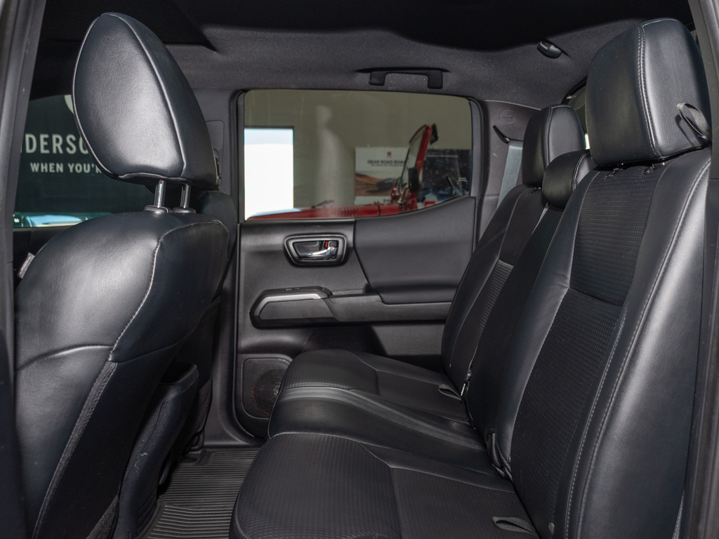 2019 Toyota Tacoma TRD Sport photo 16