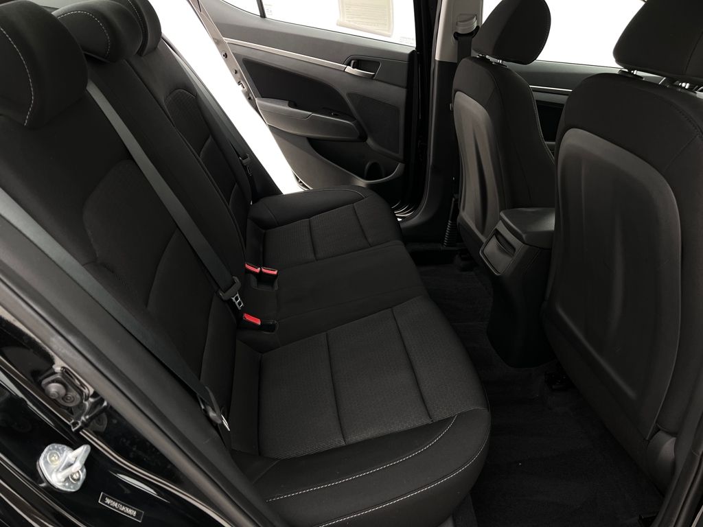 2018 Hyundai Elantra SEL photo 18