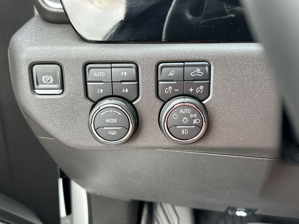 2024 Chevrolet Silverado 1500 LT Trail Boss photo 29