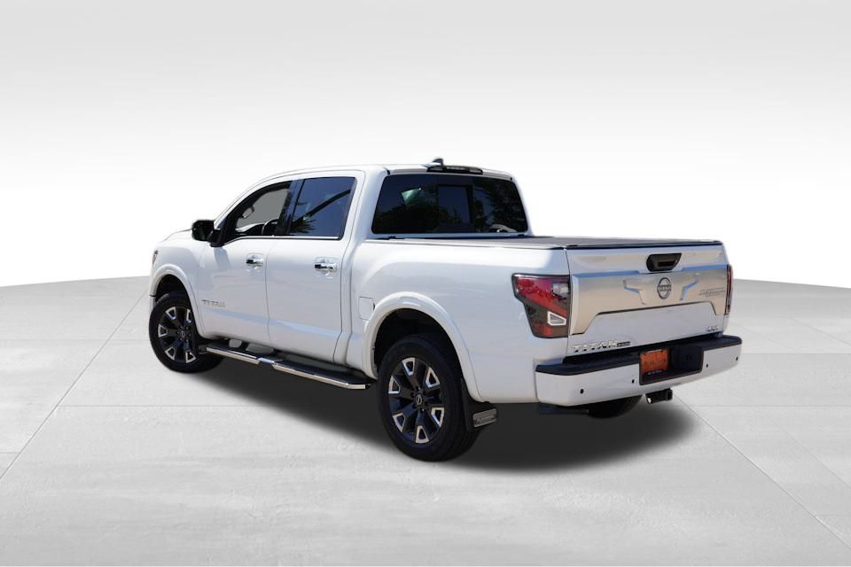 2024 Nissan Titan Platinum Reserve photo 7