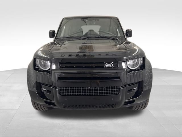 2026 Land Rover Defender 110 X-Dynamic SE photo 2