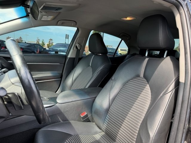 2018 Toyota Camry LE photo 13