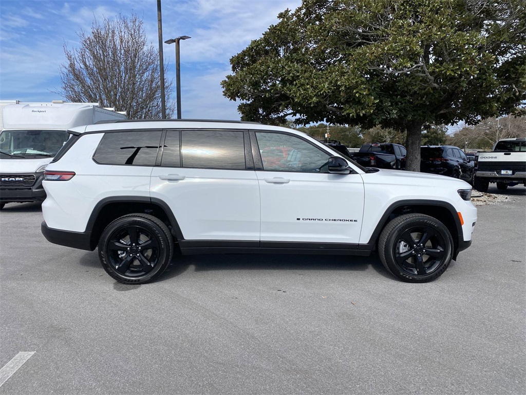 2025 Jeep Grand Cherokee Altitude X photo 4