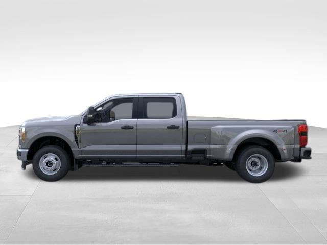2026 Ford F-350 XLT photo 3