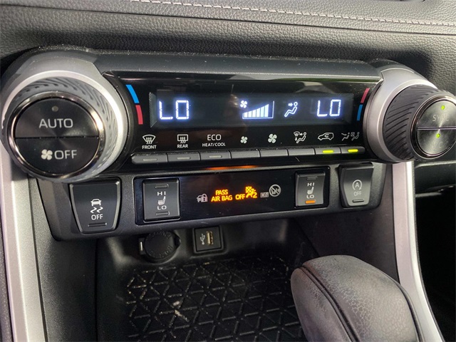 2023 Toyota RAV4 XLE photo 17