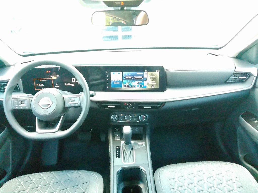 2025 Nissan Kicks SV photo 18