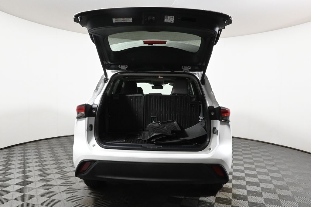 2024 Toyota Highlander XLE photo 37
