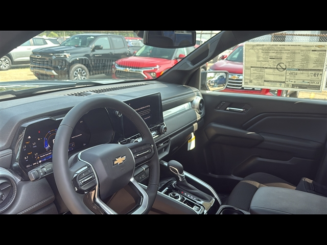 2025 Chevrolet Colorado Work Truck LT photo 10