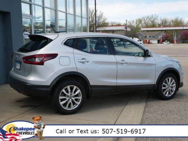 2021 Nissan Rogue Sport S photo 3