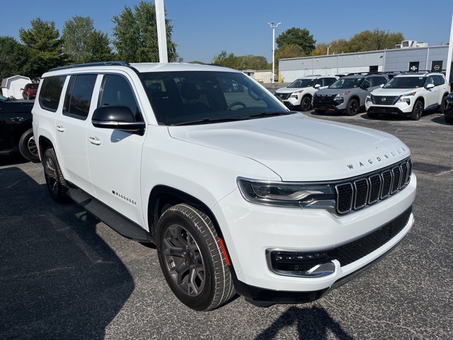 2023 Jeep Wagoneer L Series III photo 2