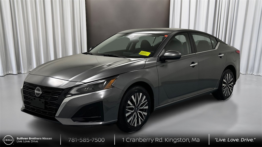 Certified Used 2023 Gray Nissan 2.5 SV image 1