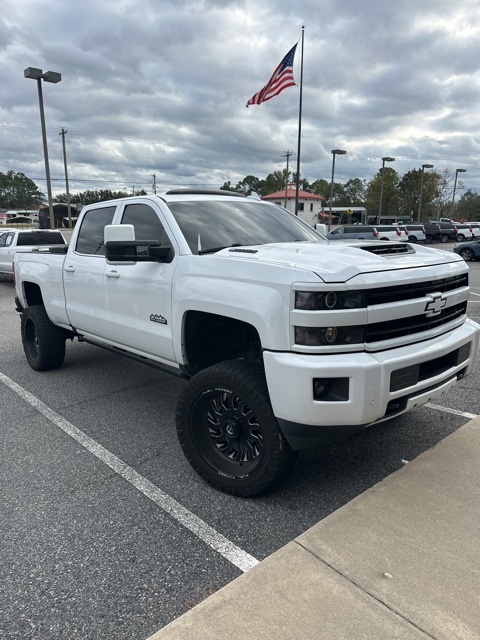 2019 Chevrolet Silverado 2500HD High Country photo 3