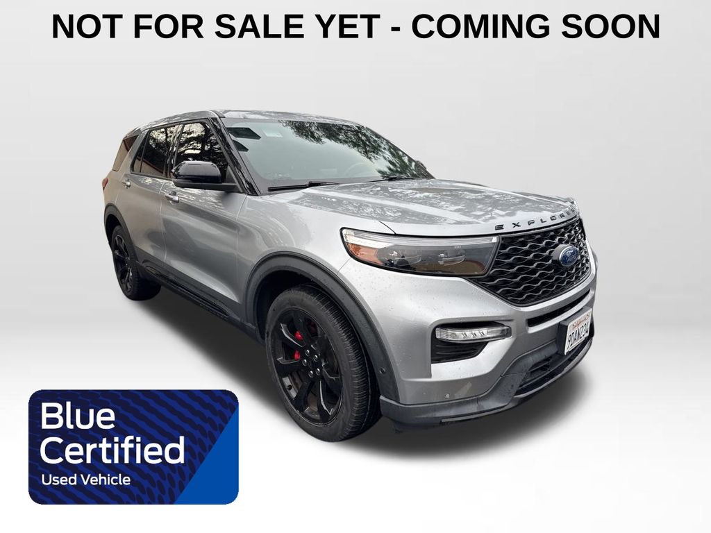 2022 Ford Explorer ST's photo