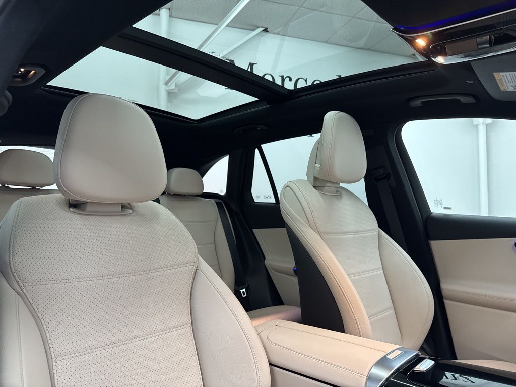 2026 Mercedes Benz GLC 300 photo 28