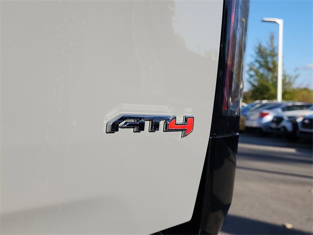 2026 Gmc Sierra EV AT4 photo 4