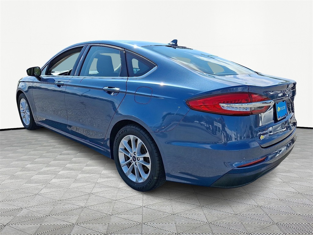 2019 Ford Fusion SE photo 3