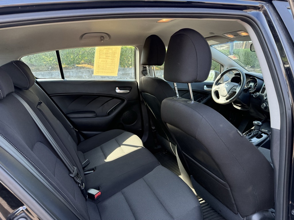 2017 Kia Forte LX photo 19