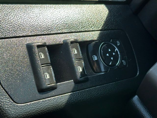2016 Ford F-150 XLT photo 16