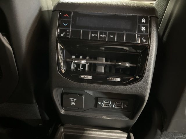 2025 Jeep Grand Cherokee Limited photo 41