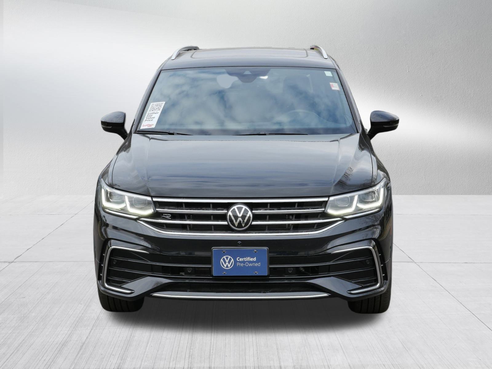 2024 Volkswagen Tiguan SEL R-Line photo 2