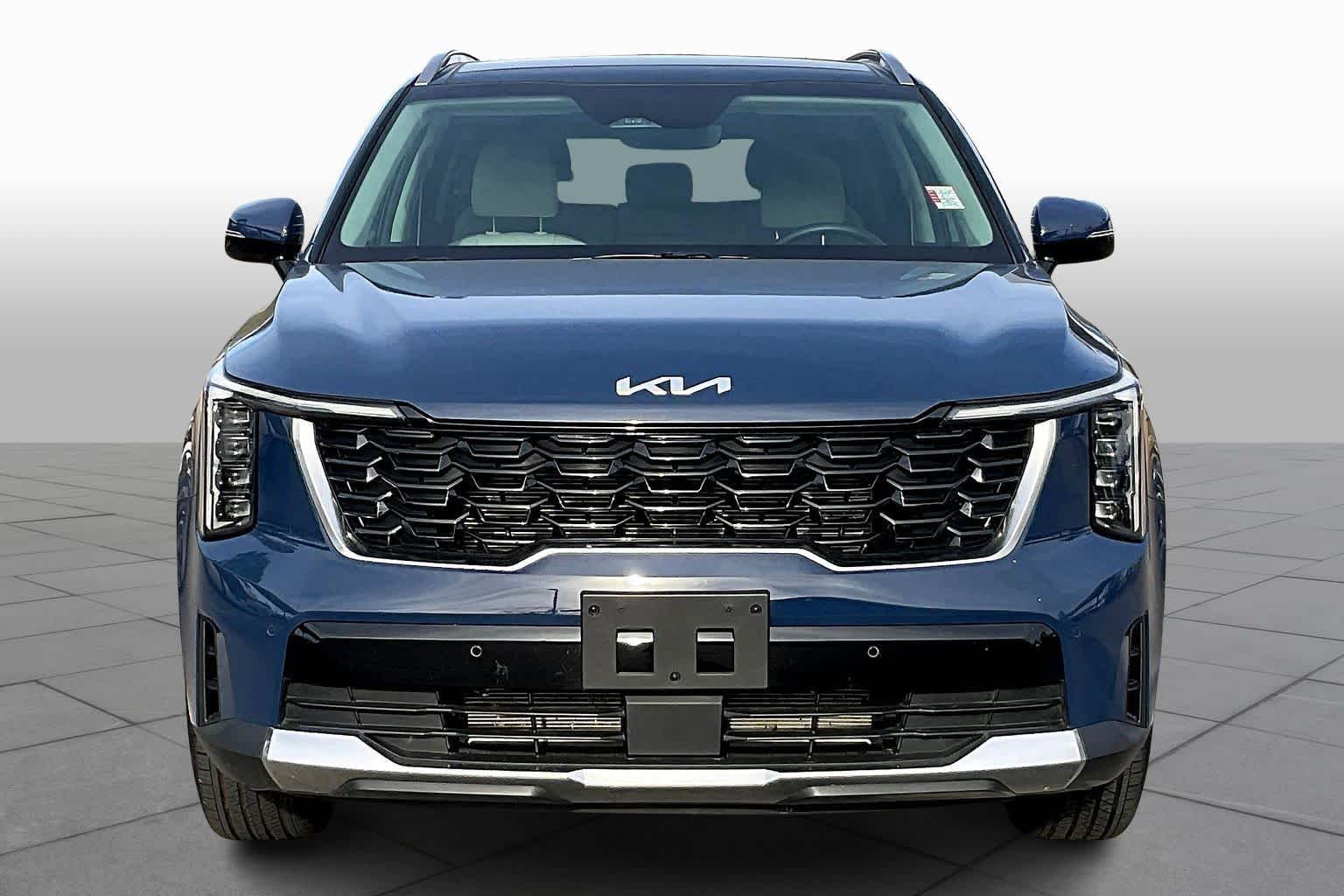 2025 Kia Sorento S photo 2