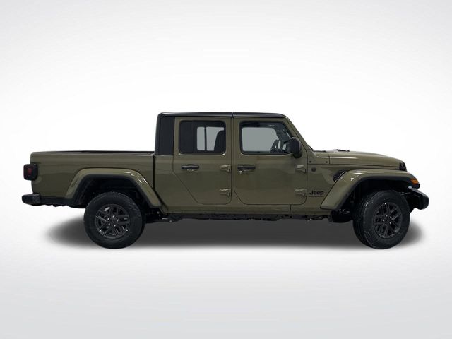 2025 Jeep Gladiator Sport S photo 2